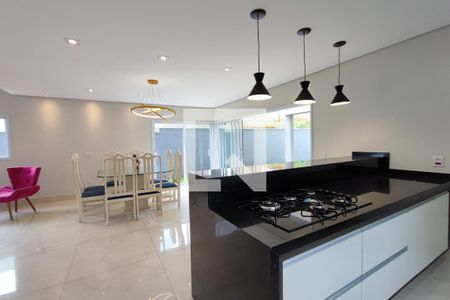 Casa de condomínio à venda com 360m², 3 quartos e 4 vagasCozinha 