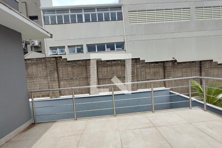 Casa de condomínio à venda com 360m², 3 quartos e 4 vagasVaranda suíte 2