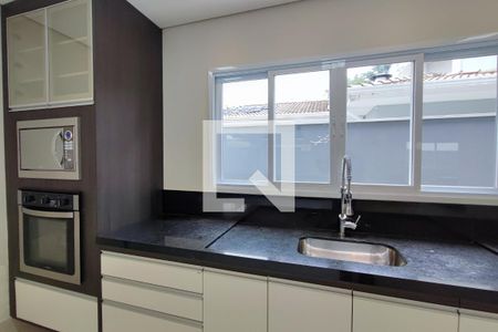 Casa de condomínio à venda com 360m², 3 quartos e 4 vagasCozinha 