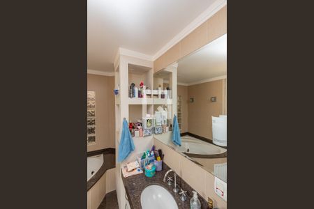 Banheiro da Suíte  de casa de condomínio para alugar com 3 quartos, 200m² em Chácara Primavera, Campinas
