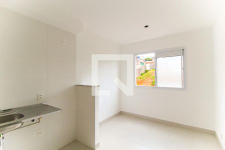Sala/Cozinha/Área de Serviço de apartamento para alugar com 2 quartos, 32m² em Vila Nova Curuçá, São Paulo