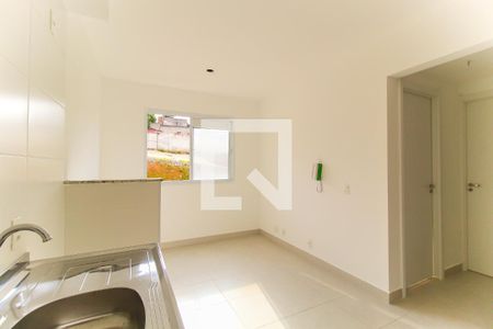 Sala/Cozinha/Área de Serviço de apartamento para alugar com 2 quartos, 32m² em Vila Nova Curuçá, São Paulo