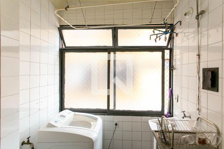 Apartamento para alugar com 70m², 2 quartos e 1 vaga Apartamento para alugar com 70m², 2 quartos e 1 vagaCozinha e Área de Serviço