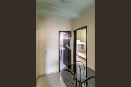 Corredor de apartamento para alugar com 2 quartos, 70m² em São Francisco, Belo Horizonte