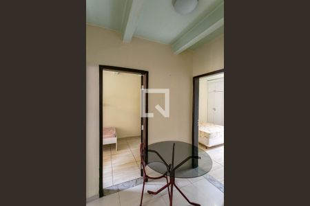 Corredor de apartamento para alugar com 2 quartos, 70m² em São Francisco, Belo Horizonte