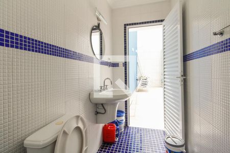 Casa à venda com 390m², 4 quartos e 7 vagas Casa à venda com 390m², 4 quartos e 7 vagasBanheiro - Piscina