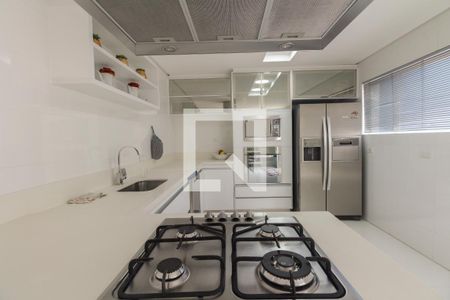 Casa à venda com 390m², 4 quartos e 7 vagas Casa à venda com 390m², 4 quartos e 7 vagasCozinha