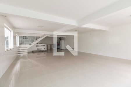 Casa à venda com 390m², 4 quartos e 7 vagas Casa à venda com 390m², 4 quartos e 7 vagasGaragem