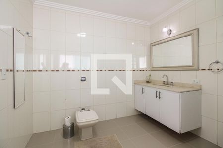 Casa à venda com 390m², 4 quartos e 7 vagas Casa à venda com 390m², 4 quartos e 7 vagasBanheiro Suíte 1