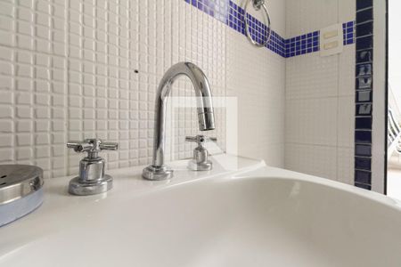 Casa à venda com 390m², 4 quartos e 7 vagas Casa à venda com 390m², 4 quartos e 7 vagasBanheiro - Piscina