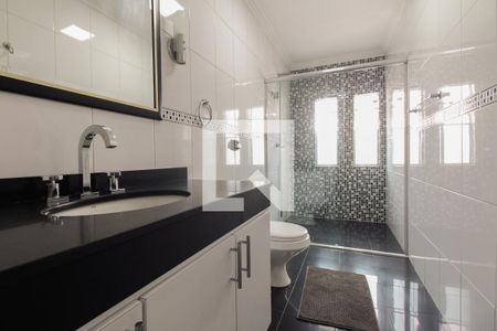 Casa à venda com 390m², 4 quartos e 7 vagas Casa à venda com 390m², 4 quartos e 7 vagasBanheiro Suíte 2