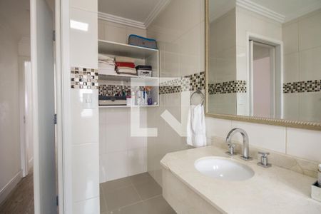 Casa à venda com 390m², 4 quartos e 7 vagas Casa à venda com 390m², 4 quartos e 7 vagasBanheiro Suíte 4