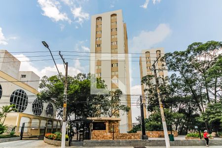 Apartamento para alugar com 53m², 2 quartos e 1 vaga Apartamento para alugar com 53m², 2 quartos e 1 vagaFachada