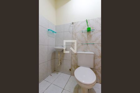 Banheiro de casa para alugar com 1 quarto, 37m² em Parque Edu Chaves, São Paulo