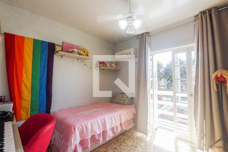 Casa à venda com 220m², 3 quartos e 2 vagas Casa à venda com 220m², 3 quartos e 2 vagasQuarto 3