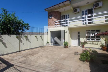 Casa à venda com 220m², 3 quartos e 2 vagas Casa à venda com 220m², 3 quartos e 2 vagasFachada casa