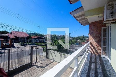 Casa à venda com 220m², 3 quartos e 2 vagas Casa à venda com 220m², 3 quartos e 2 vagasVaranda