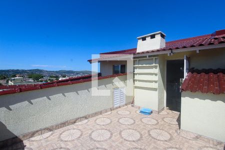 Casa à venda com 220m², 3 quartos e 2 vagas Casa à venda com 220m², 3 quartos e 2 vagasVaranda
