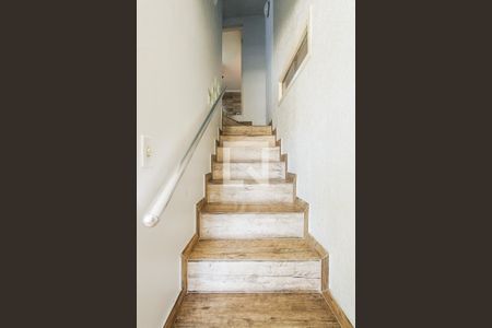 Escadas de casa à venda com 3 quartos, 220m² em Vila Jardim, Porto Alegre