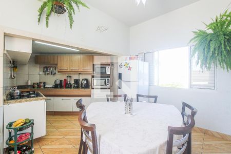 Casa à venda com 220m², 3 quartos e 2 vagas Casa à venda com 220m², 3 quartos e 2 vagasCozinha