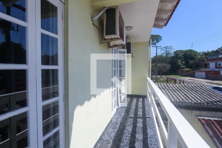 Casa à venda com 220m², 3 quartos e 2 vagas Casa à venda com 220m², 3 quartos e 2 vagasVaranda