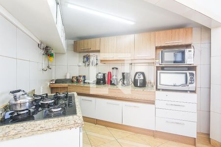 Casa à venda com 220m², 3 quartos e 2 vagas Casa à venda com 220m², 3 quartos e 2 vagasCozinha