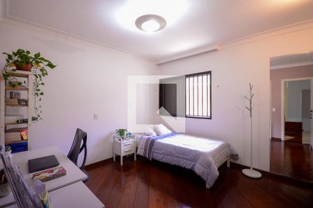 Casa à venda com 434m², 4 quartos e 6 vagas Casa à venda com 434m², 4 quartos e 6 vagasQuarto 2 - Suite