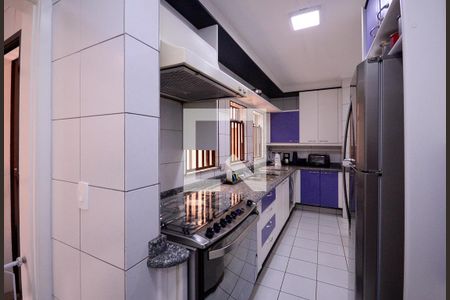 Casa à venda com 434m², 4 quartos e 6 vagas Casa à venda com 434m², 4 quartos e 6 vagasCozinha