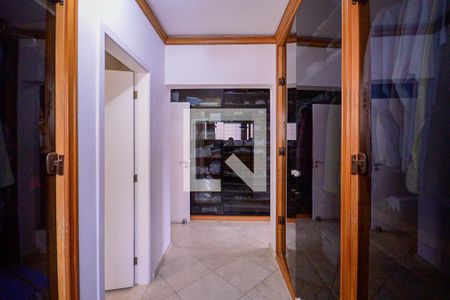 Casa à venda com 434m², 4 quartos e 6 vagas Casa à venda com 434m², 4 quartos e 6 vagasQuarto 4 - Suite