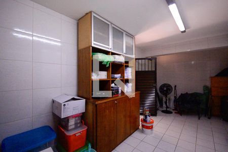 Casa à venda com 434m², 4 quartos e 6 vagas Casa à venda com 434m², 4 quartos e 6 vagasDispensa