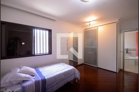 Casa à venda com 434m², 4 quartos e 6 vagas Casa à venda com 434m², 4 quartos e 6 vagasQuarto 2 - Suite