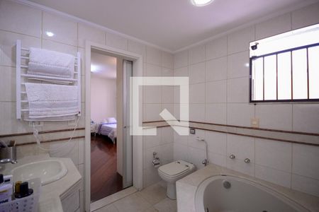 Casa à venda com 434m², 4 quartos e 6 vagas Casa à venda com 434m², 4 quartos e 6 vagasBanheiro Quarto 2