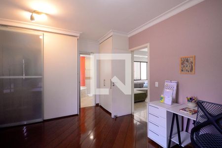 Casa à venda com 434m², 4 quartos e 6 vagas Casa à venda com 434m², 4 quartos e 6 vagasQuarto 2 - Suite