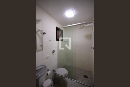 Casa à venda com 434m², 4 quartos e 6 vagas Casa à venda com 434m², 4 quartos e 6 vagasÁrea de Serviço - Banheiro