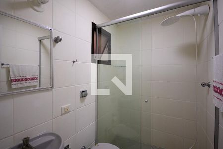 Casa à venda com 434m², 4 quartos e 6 vagas Casa à venda com 434m², 4 quartos e 6 vagasÁrea de Serviço - Banheiro