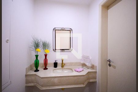 Casa à venda com 434m², 4 quartos e 6 vagas Casa à venda com 434m², 4 quartos e 6 vagasLavabo