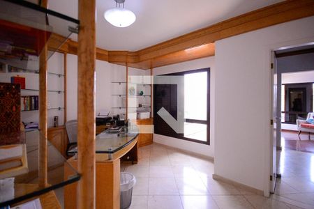 Casa à venda com 434m², 4 quartos e 6 vagas Casa à venda com 434m², 4 quartos e 6 vagasEscritório