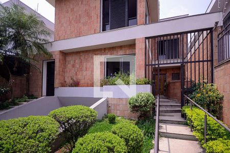 Casa à venda com 434m², 4 quartos e 6 vagas Casa à venda com 434m², 4 quartos e 6 vagasFachada