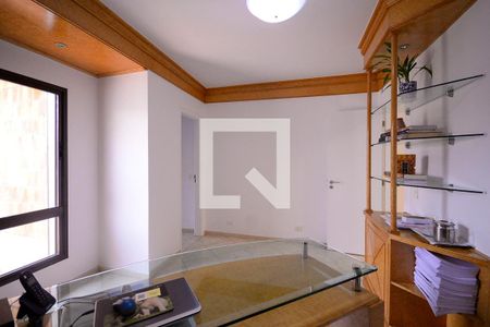 Casa à venda com 434m², 4 quartos e 6 vagas Casa à venda com 434m², 4 quartos e 6 vagasEscritório