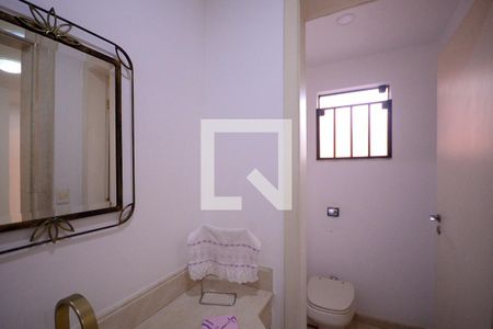 Casa à venda com 434m², 4 quartos e 6 vagas Casa à venda com 434m², 4 quartos e 6 vagasLavabo