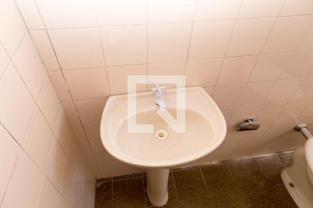 Banheiro de casa para alugar com 1 quarto, 50m² em Canhema, Diadema