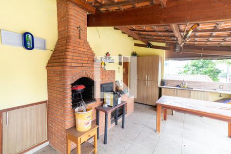 Casa à venda com 380m², 4 quartos e 2 vagas Casa à venda com 380m², 4 quartos e 2 vagasChurrasqueira