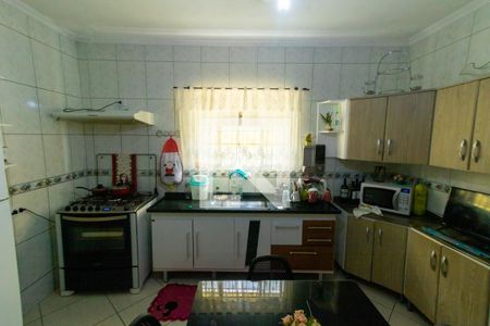 Casa à venda com 380m², 4 quartos e 2 vagas Casa à venda com 380m², 4 quartos e 2 vagasCozinha