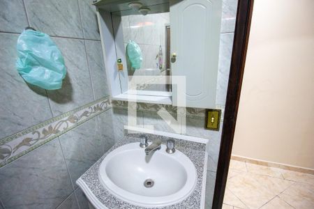 Casa para alugar com 240m², 4 quartos e 2 vagasBanheiro