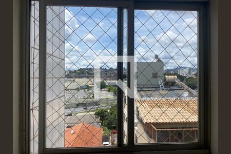 Sala de apartamento para alugar com 3 quartos, 85m² em Palmares, Belo Horizonte