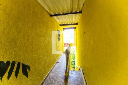 Casa à venda com 130m², 3 quartos e 2 vagasCorredor Externo