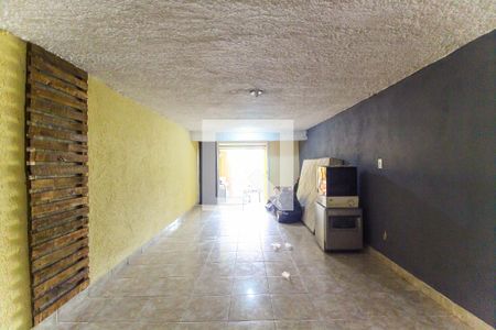 Casa à venda com 130m², 3 quartos e 2 vagasPorão