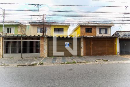 Casa à venda com 130m², 3 quartos e 2 vagasFachada