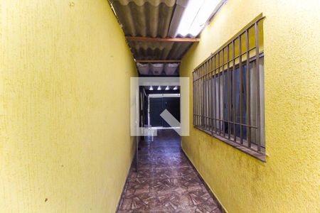 Casa à venda com 130m², 3 quartos e 2 vagasCorredor Externo