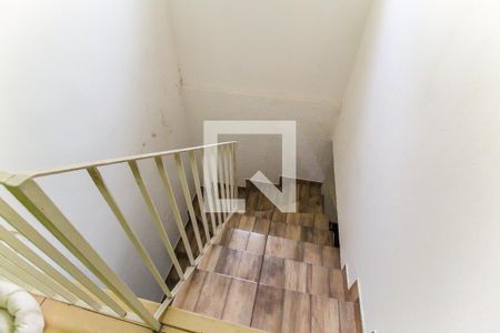 Escada de casa à venda com 3 quartos, 130m² em Vila Regina, São Paulo